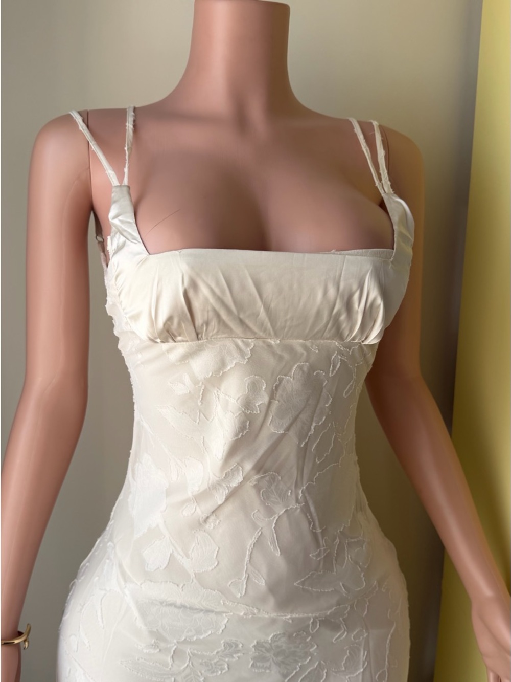 Ivory Dress - Picture 4 of 5